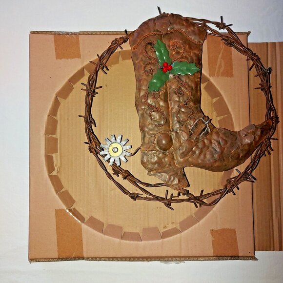 Barbed Wire Cowboy girl western Wreath 12" Metal Spur Holly Rustic Farmhouse - Picture 3 of 16